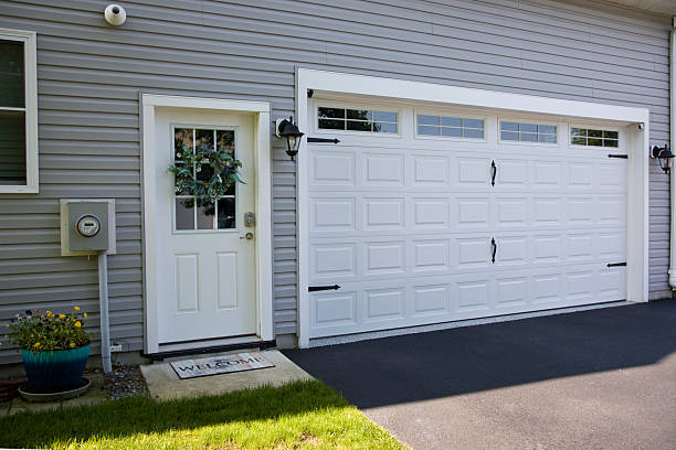 24/7 Emergency Garage Door Panel Replacement experts in Cockeysville, MD
